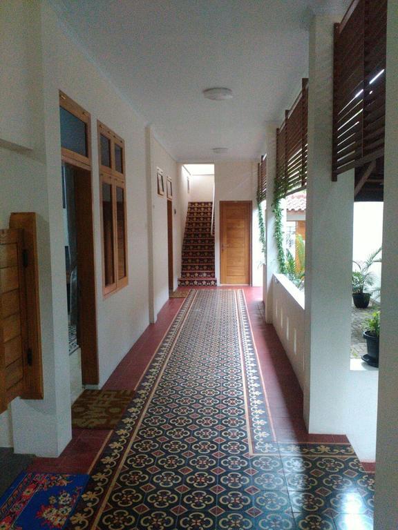 Reddoorz @ Letjend S. Parman Pacitan Hotel Exterior photo