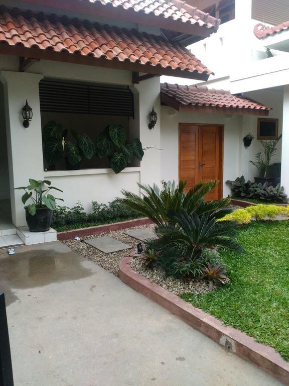 Reddoorz @ Letjend S. Parman Pacitan Hotel Exterior photo