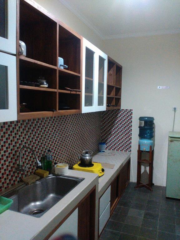 Reddoorz @ Letjend S. Parman Pacitan Hotel Exterior photo